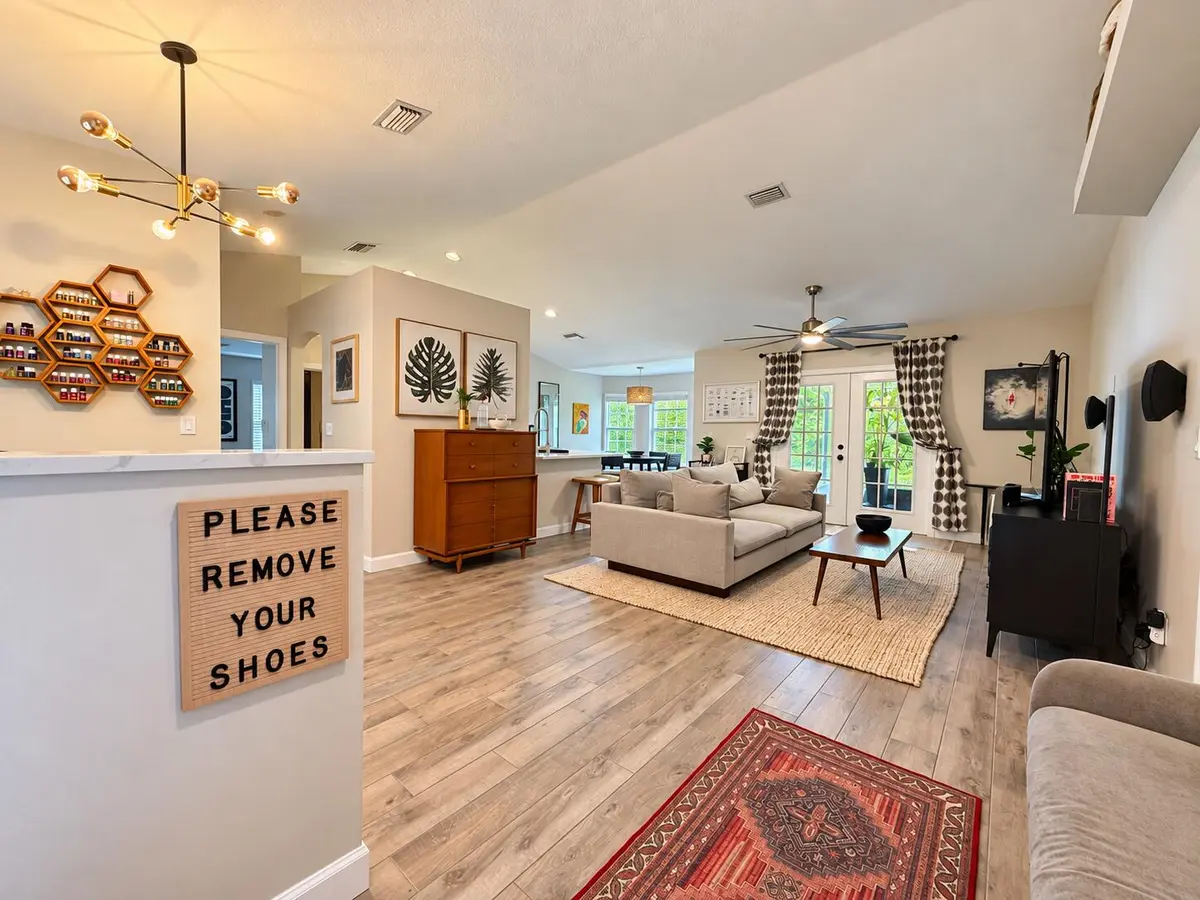 entry to living room at 1569 SW PITTS Avenue, Port St. Lucie