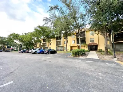 470 NW 20th Street Unit 205, Boca Raton – Condominium for rent