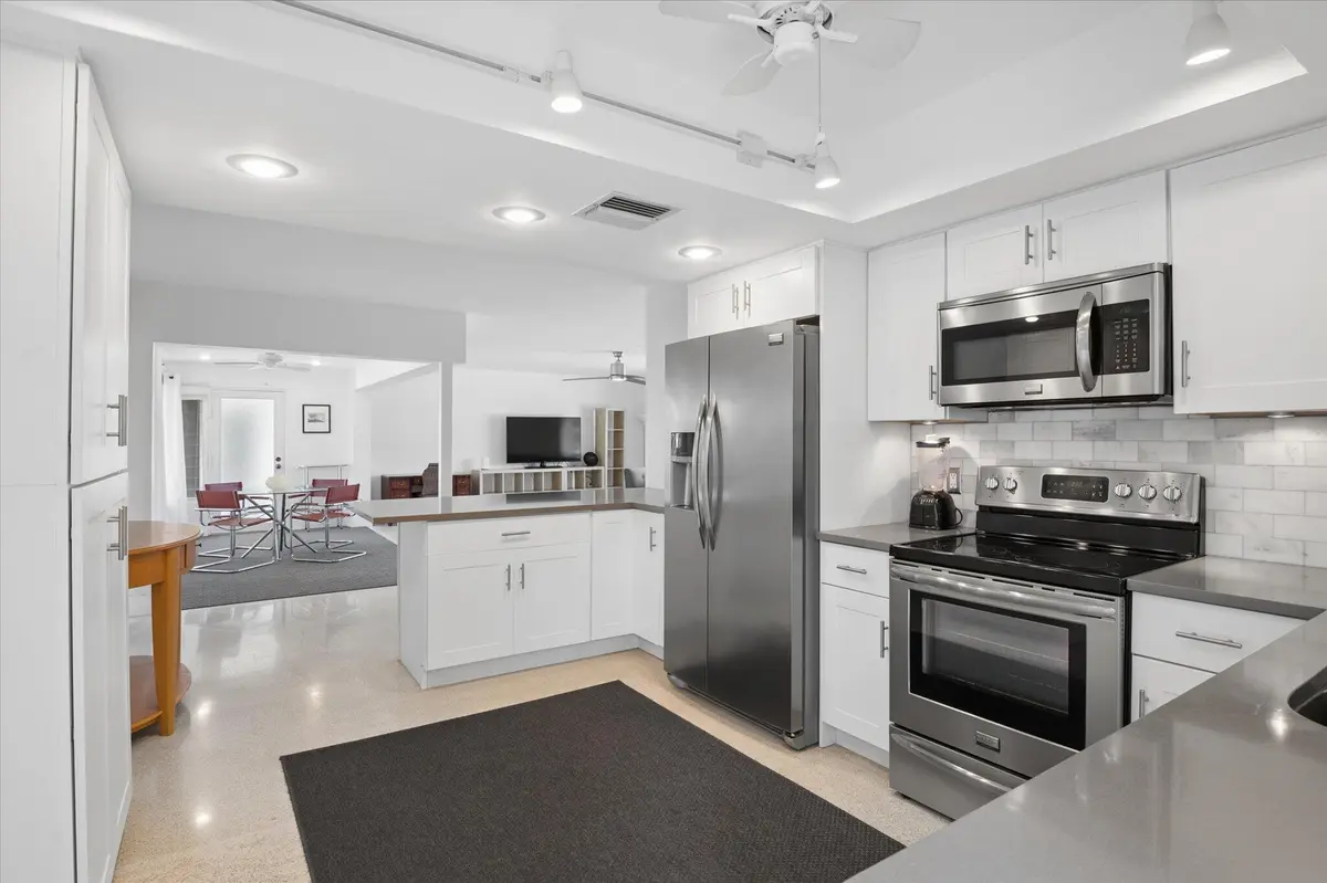 08-Carbonara-609 Bayshore Dr #6-8 at 609 BAYSHORE Drive 6, Fort Lauderdale