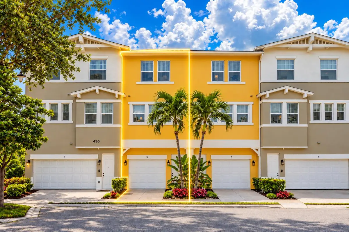 Back of the townhouse with 1 car garage at 430 AMADOR Lane 6, West Palm Beach