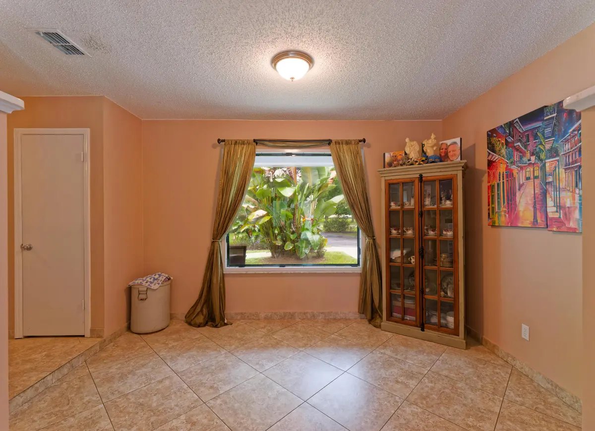 Living room 2 at 6922 150th Place, Palm Beach Gardens