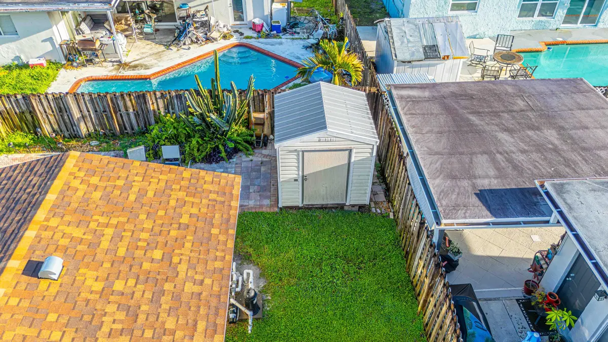 MLS-5 at 6911 SW 1ST Court, Margate