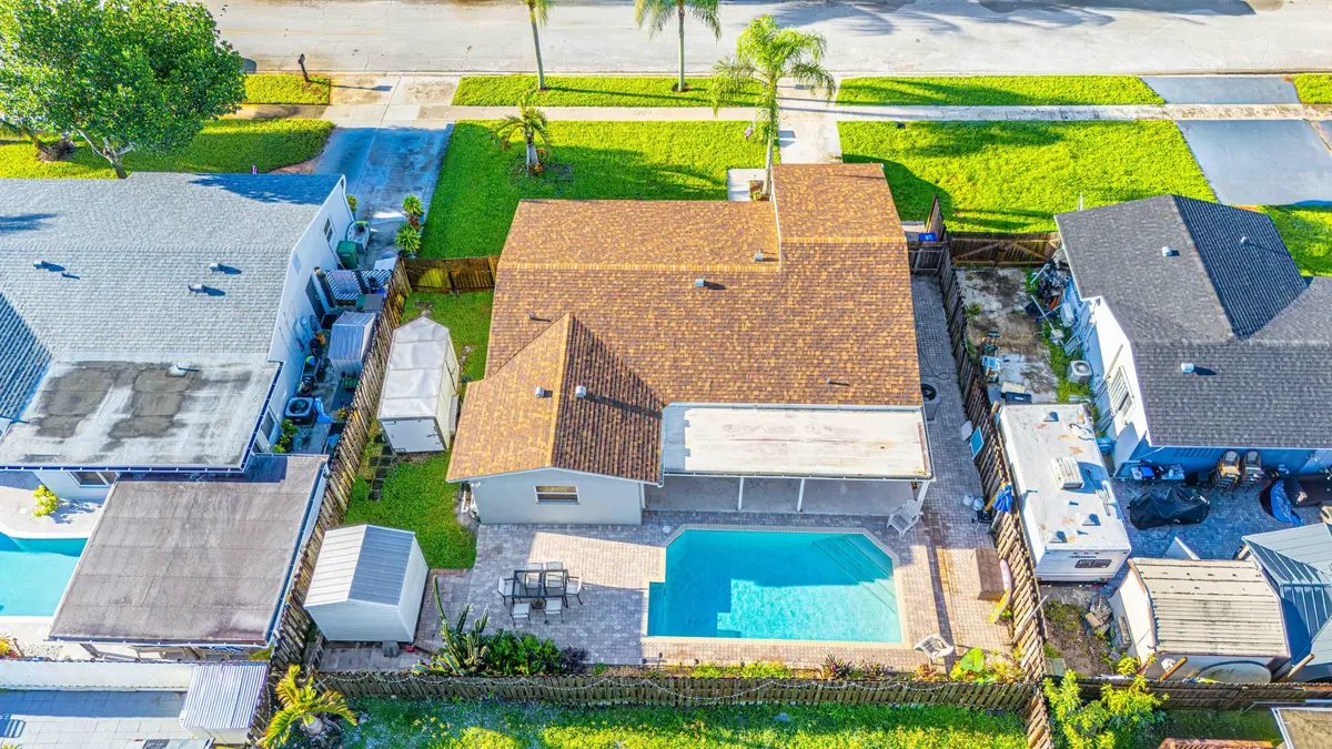 MLS-7 at 6911 SW 1ST Court, Margate