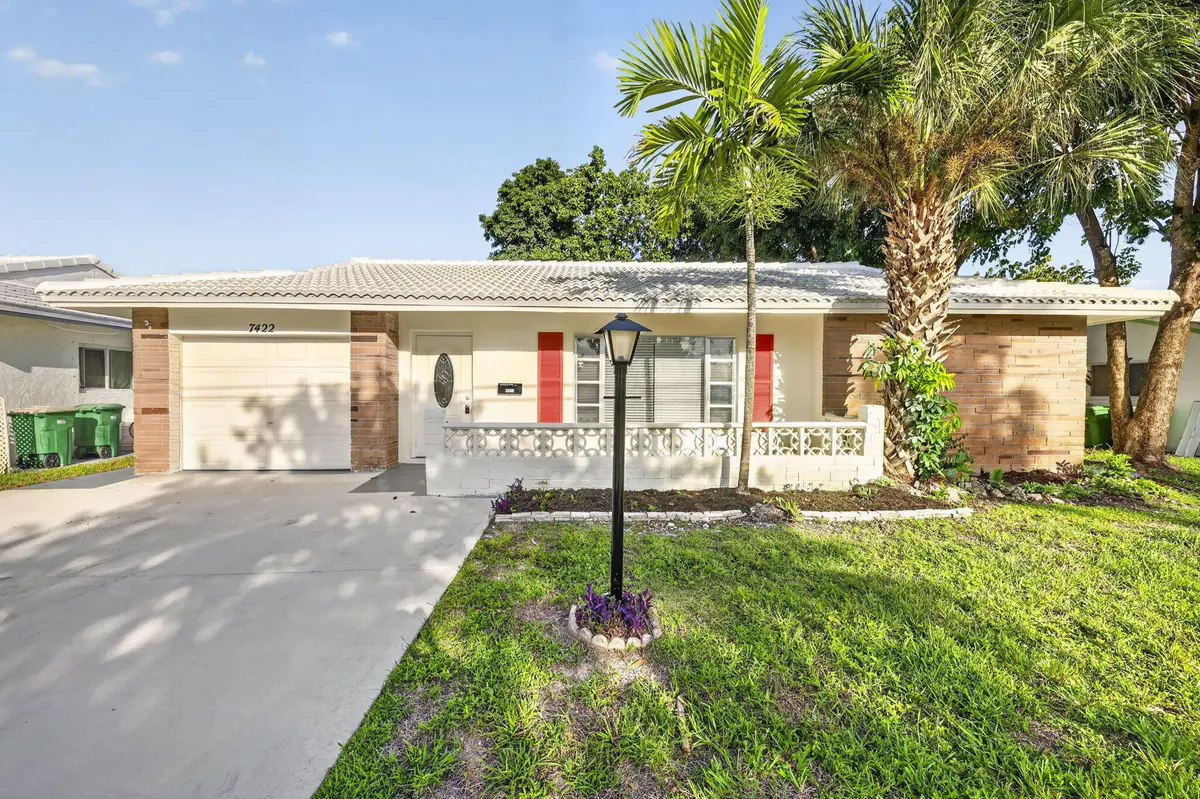 1-web-or-mls-8I8A9521 at 7422 NW 70TH Avenue, Tamarac