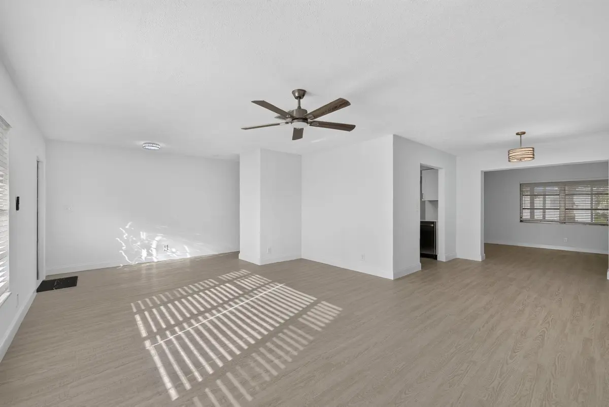 4-web-or-mls-8I8A9346 at 7422 NW 70TH Avenue, Tamarac