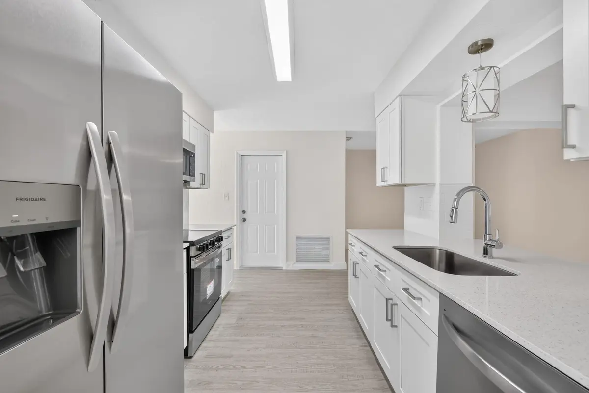 8-web-or-mls-8I8A9365 at 7422 NW 70TH Avenue, Tamarac
