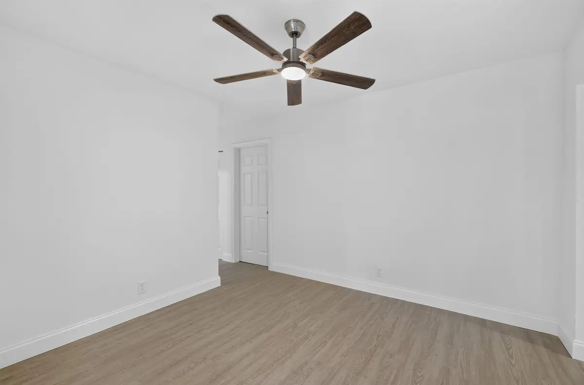 12-web-or-mls-8I8A9388 at 7422 NW 70TH Avenue, Tamarac