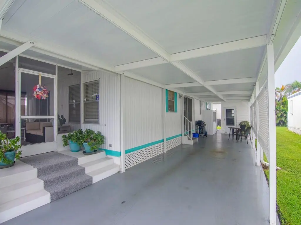 Carport at 4800 SE Federal Highway, Stuart