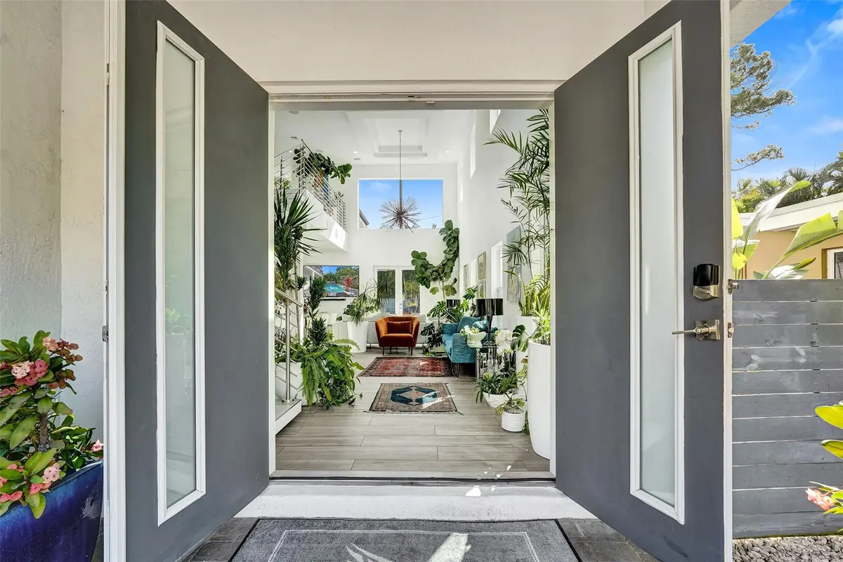 Photo 4 at 2502 NE 6TH Avenue, Wilton Manors