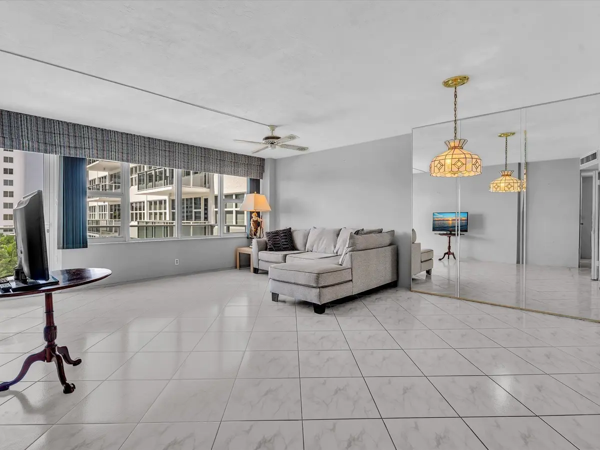 Huge Living area at 3333 NE 34TH Street 418, Fort Lauderdale