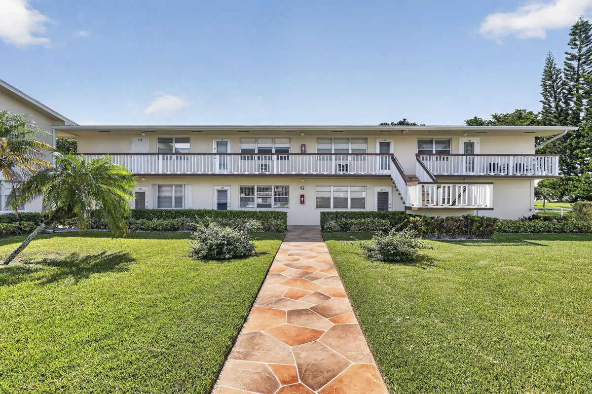 135 Somerset G, West Palm Beach, FL – photo 1