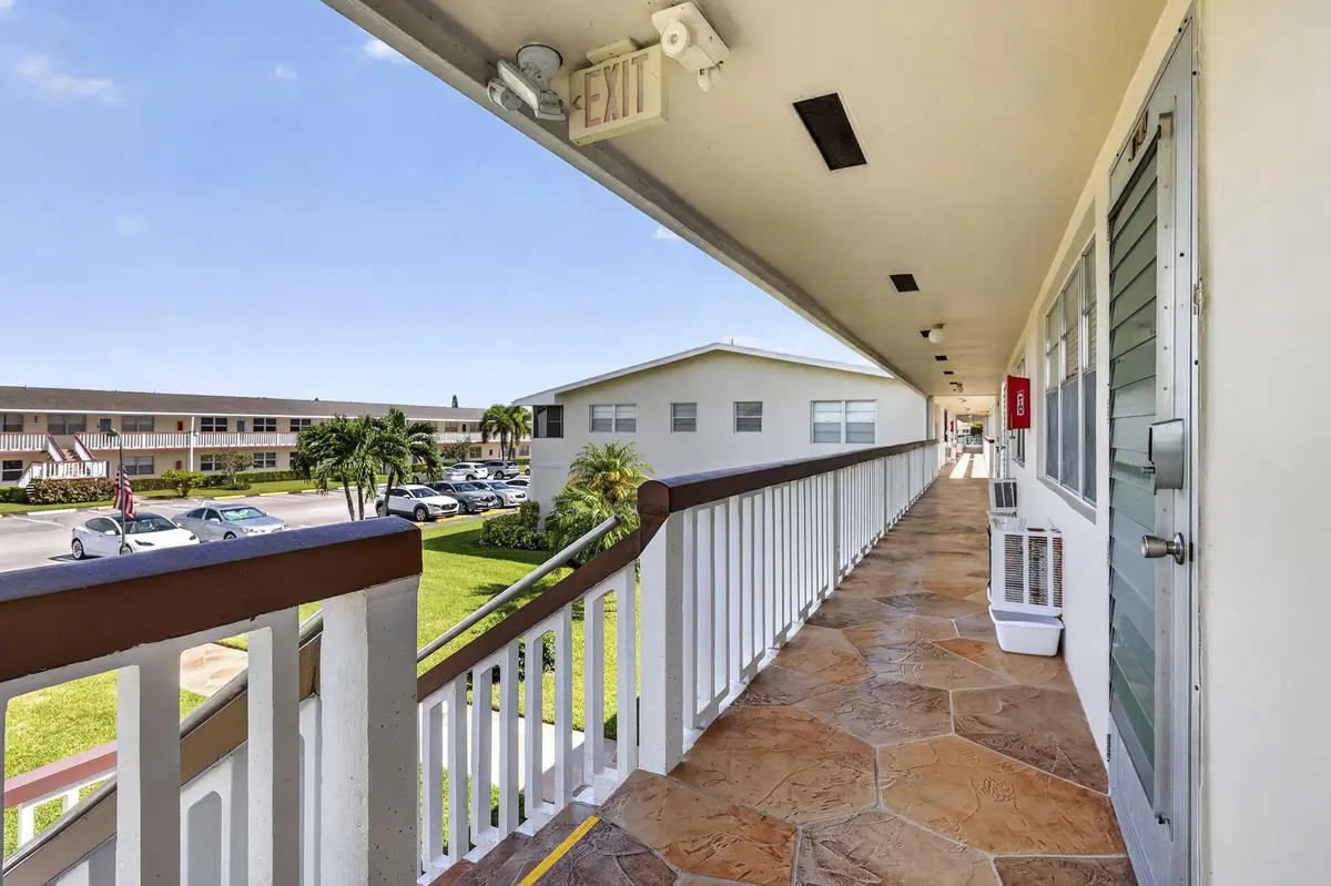 135 Somerset G, West Palm Beach, FL – photo 4