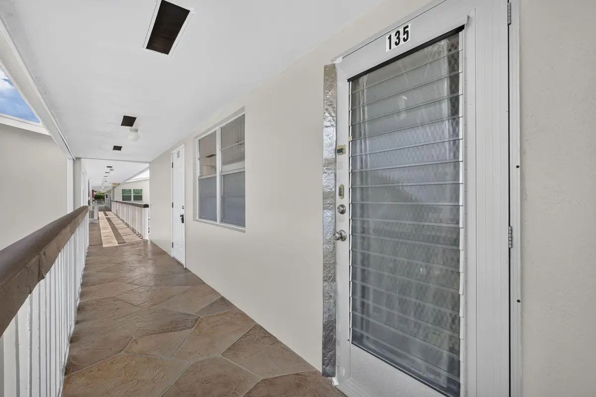 135 Somerset G, West Palm Beach, FL – photo 5