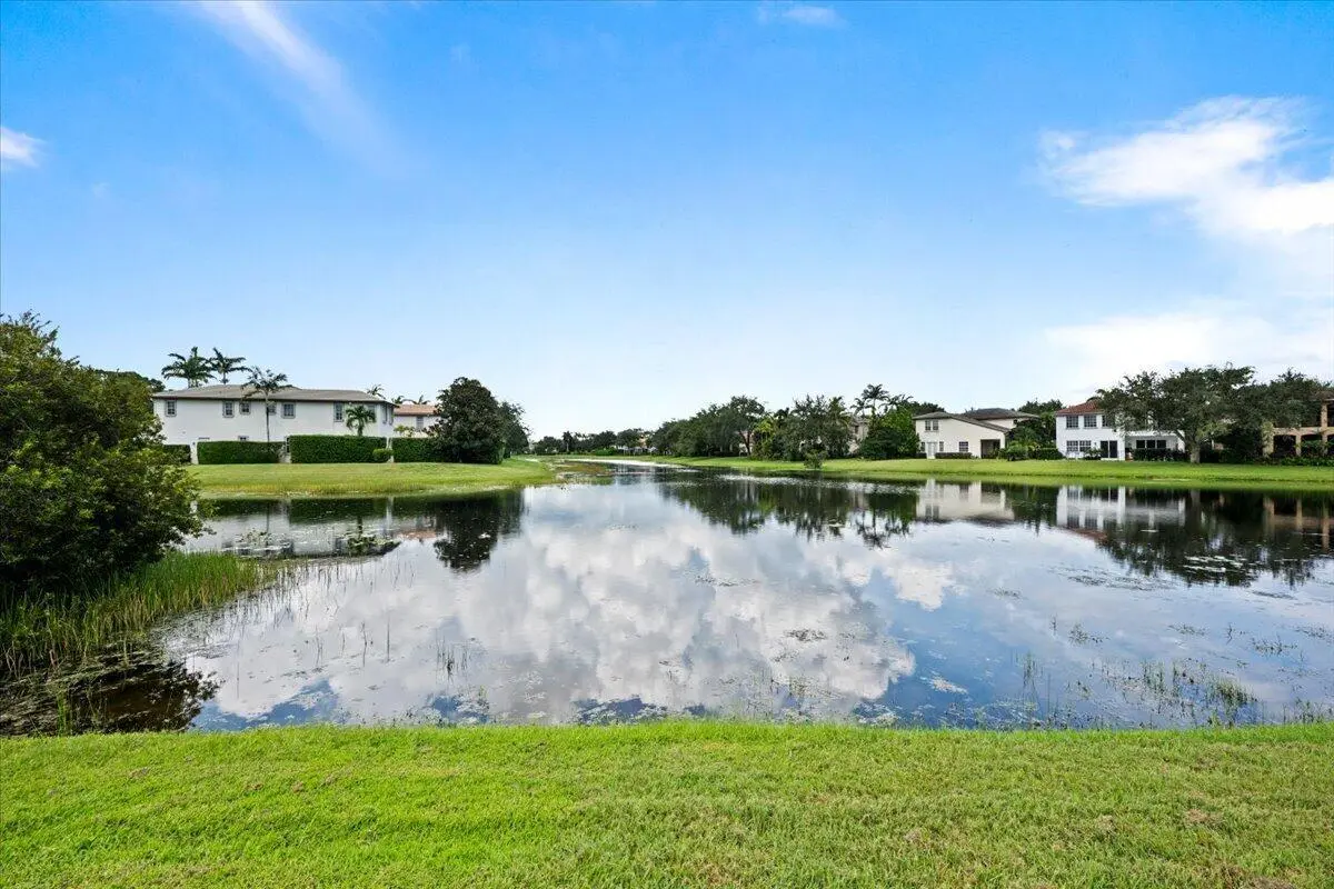 Stunning Lake Views at 651 Castle Drive, Palm Beach Gardens