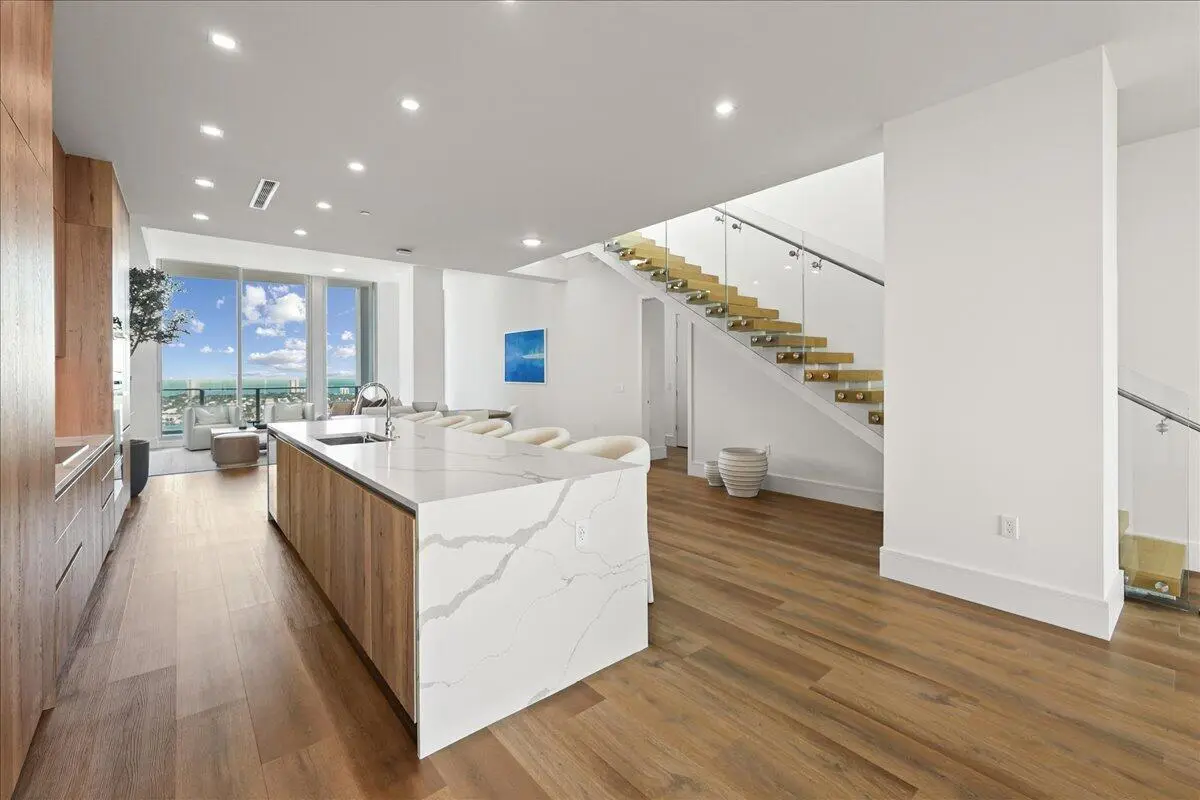 30-DSC07256 at 220 LAKE SHORE Drive 2406, West Palm Beach
