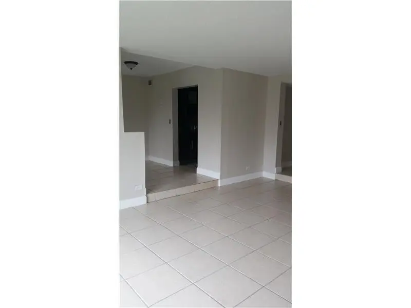 Photo 5 at 3730 Inverrary Drive 2X, Lauderhill