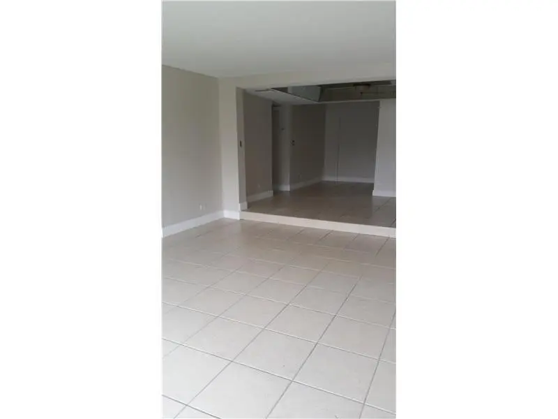 Photo 6 at 3730 Inverrary Drive 2X, Lauderhill