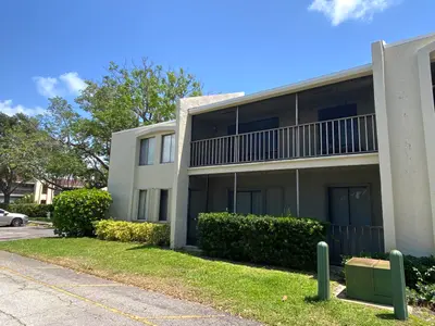 150 Pineview Road H8, Jupiter – Condominium for sale