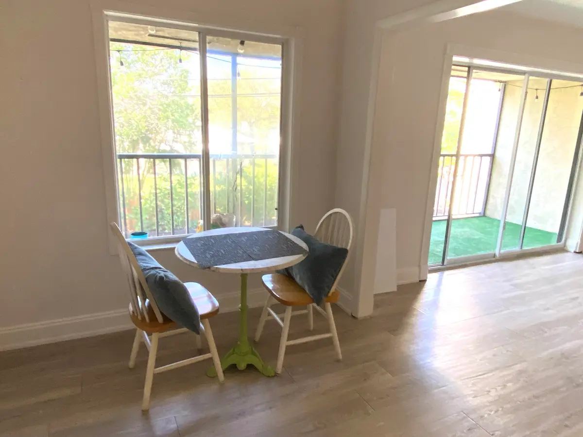 Dining area at 150 Pineview Road H8, Jupiter