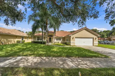 3705 BEACHWOOD Drive, Delray Beach – Single Family Residence for sale