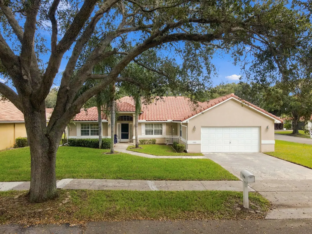 20_dji_fly_20261006_112804_22_1791300504 at 3705 BEACHWOOD Drive, Delray Beach