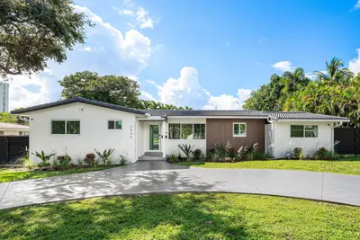 3444 Pierce Street, Hollywood – Single Family Residence for sale