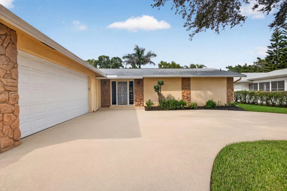 6-web-or-mls-Q6h7k at 9881 SE LITTLE CLUB Way, Jupiter