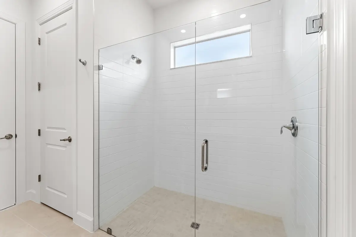 US_SEF_CAMEO_LOT 63_OWNERS BATH 2 at 14142 SW ARTESIA Drive, Port St. Lucie