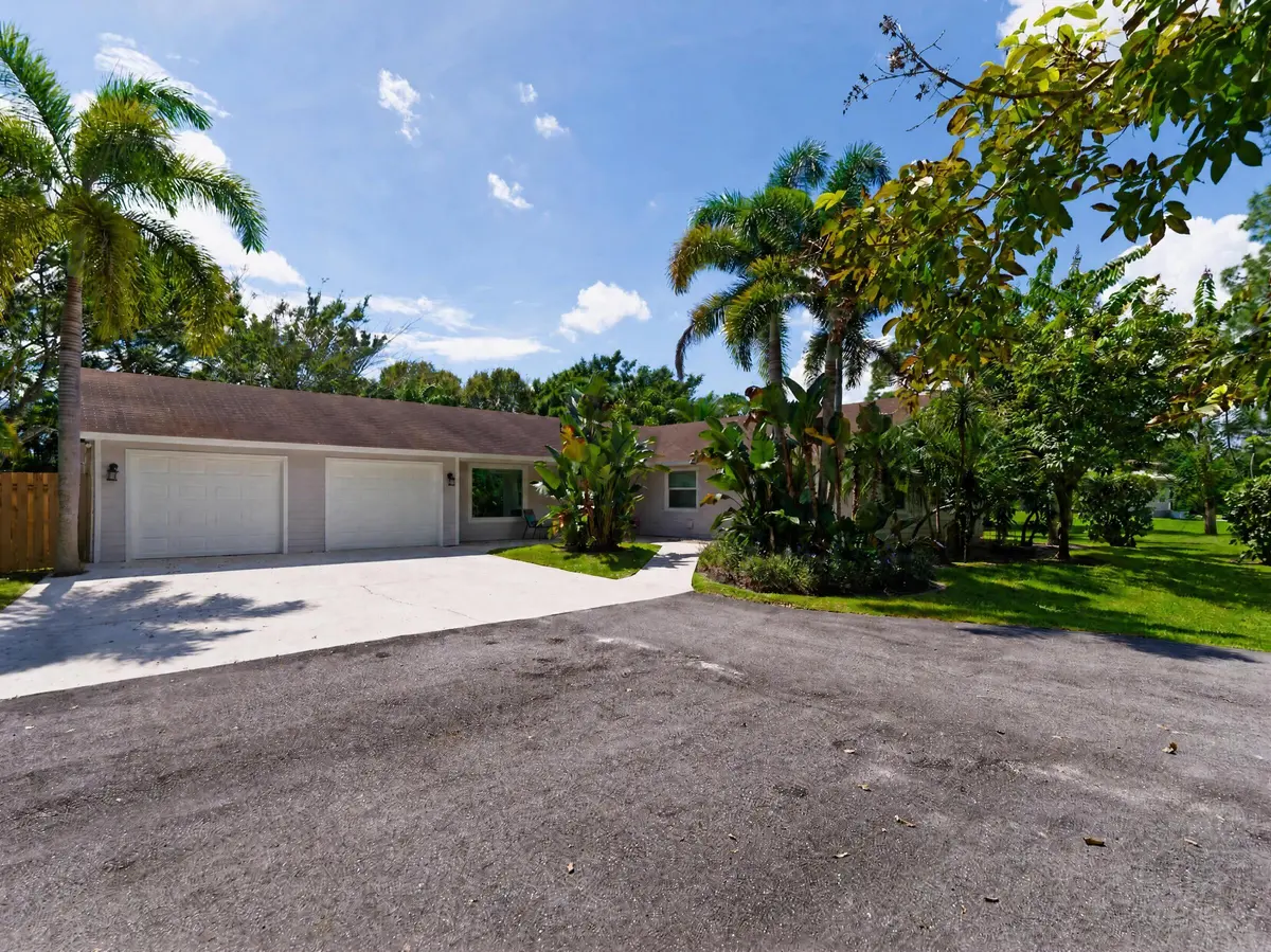 Driveway at 6922 150th Place, Palm Beach Gardens