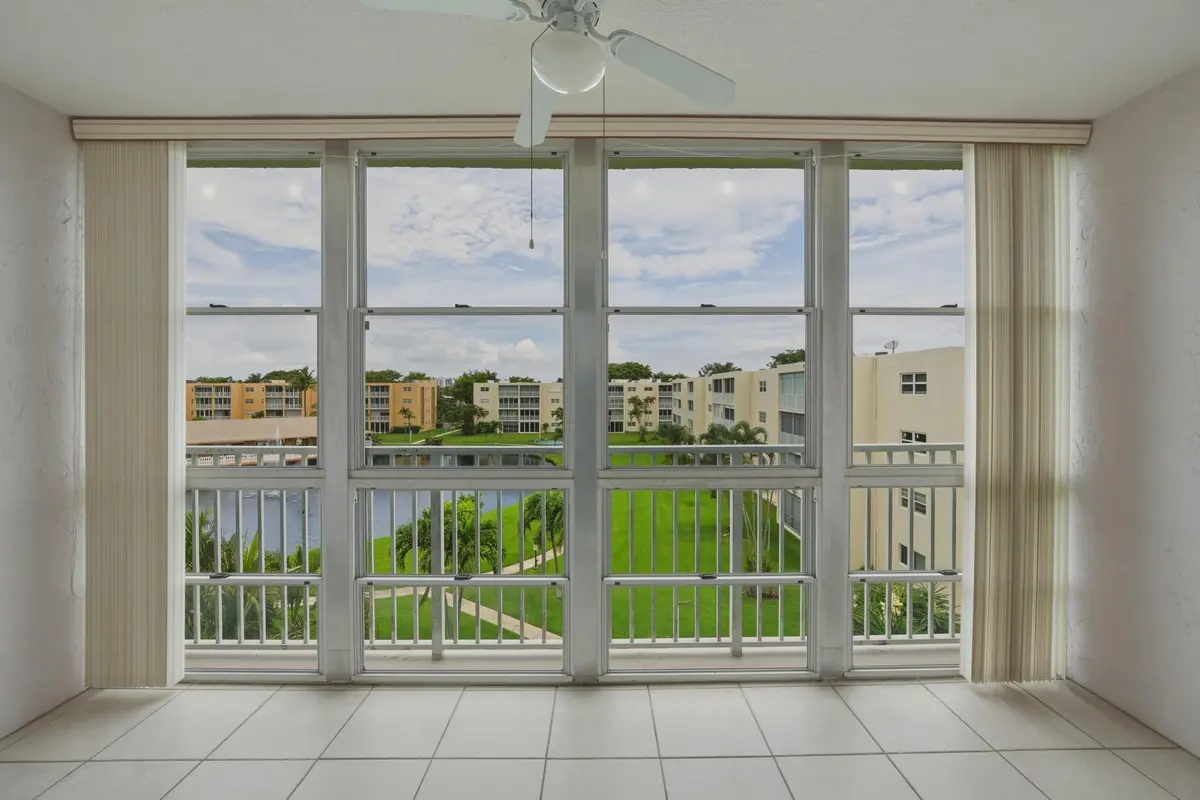 DSC06504 at 205 SE 11th Terrace, Dania Beach