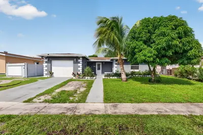 6351 SW 10TH Court, North Lauderdale – Single Family Residence for sale