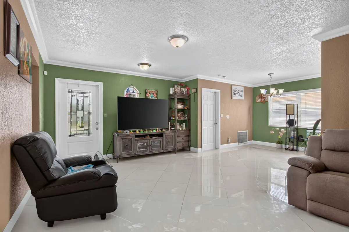 9-web-or-mls-6351-9 at 6351 SW 10TH Court, North Lauderdale