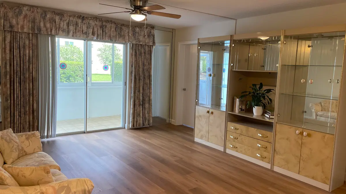 LIVING AREA at 2856 Garden Drive 102, Lake Worth Beach
