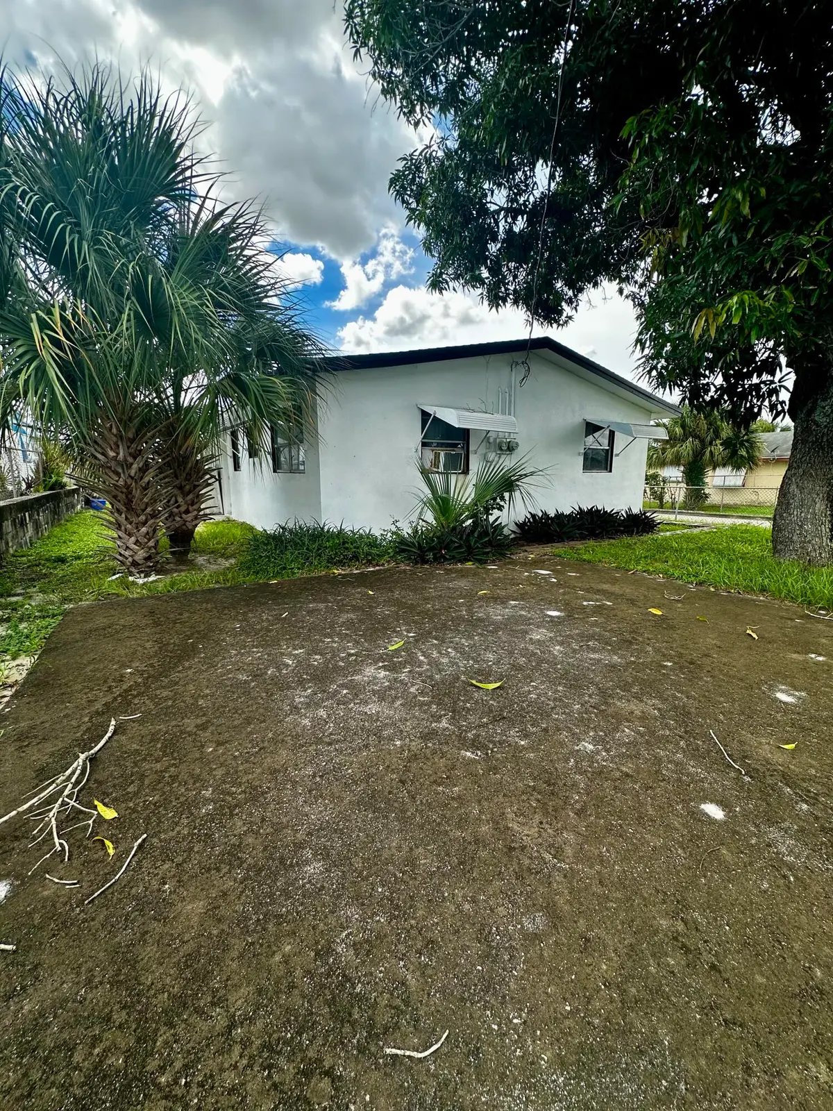 IMG_7800 at 3116 RJ HENDLEY Avenue, Riviera Beach