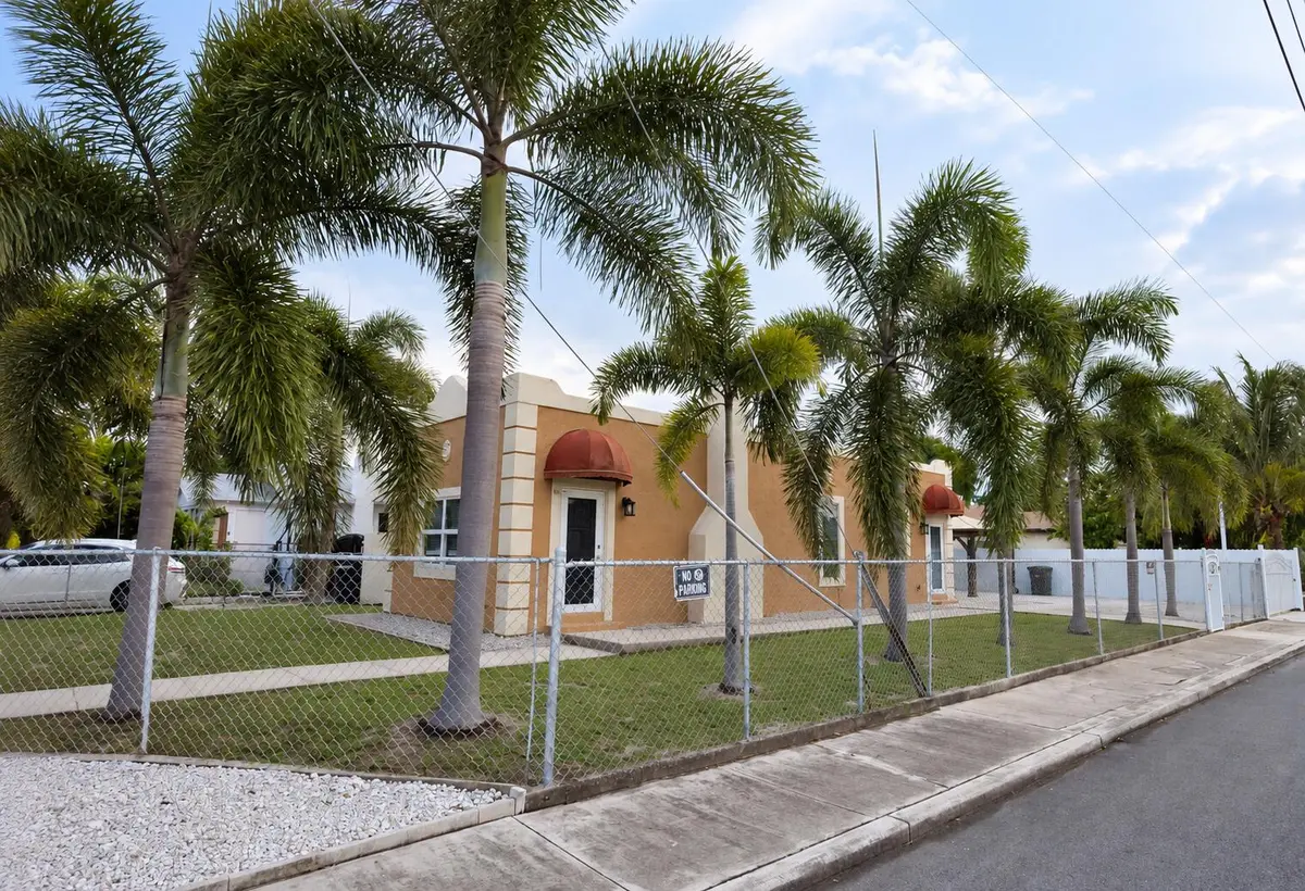 5e430b18-f123-4ff6-8e75-f1bae020726f at 4601 GARDEN Avenue, West Palm Beach