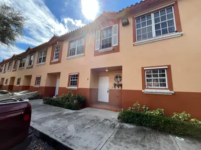 2314 Johnson Street 2A, Hollywood – Townhouse for rent