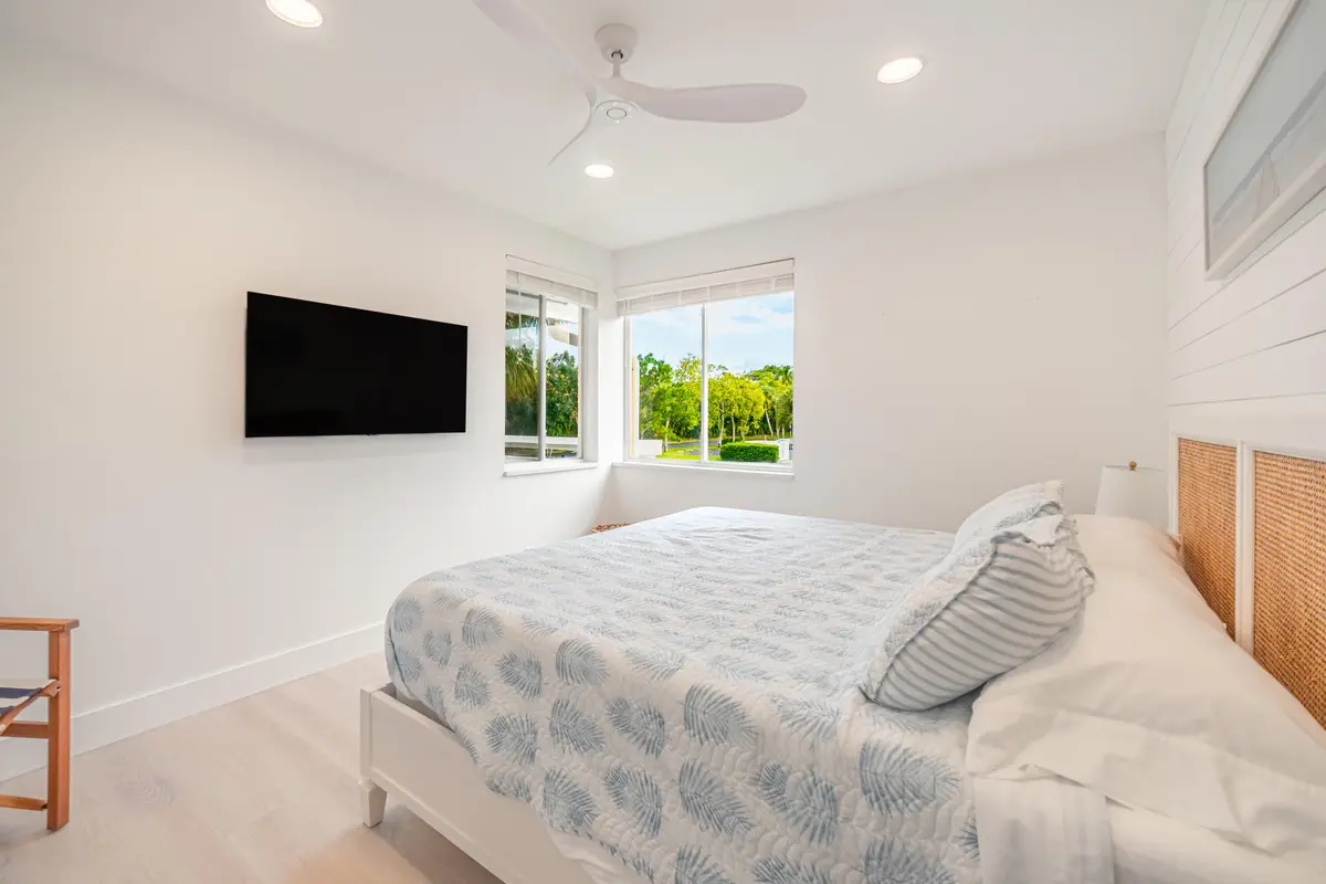 bedroom at 353 S US HIGHWAY 1 A6, Jupiter