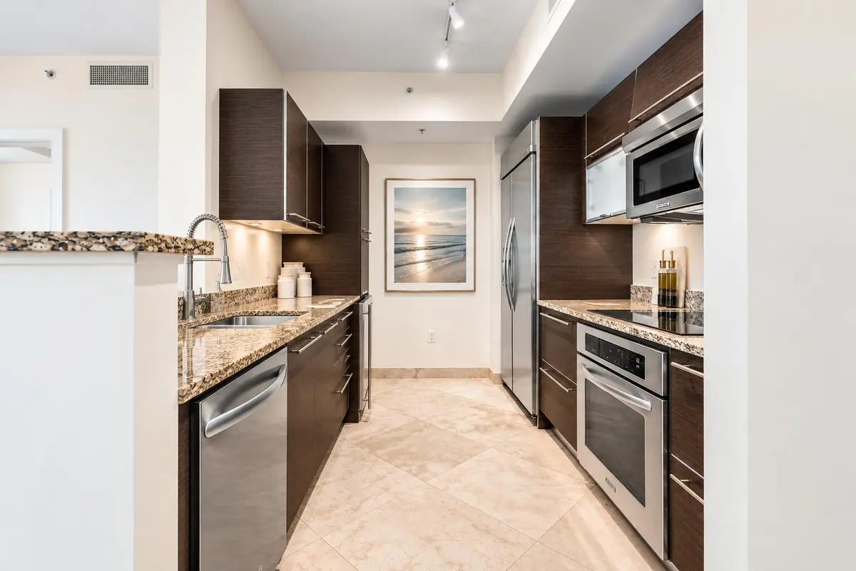 Modern Kitchen at 550 Okeechobee Boulevard 1207, West Palm Beach