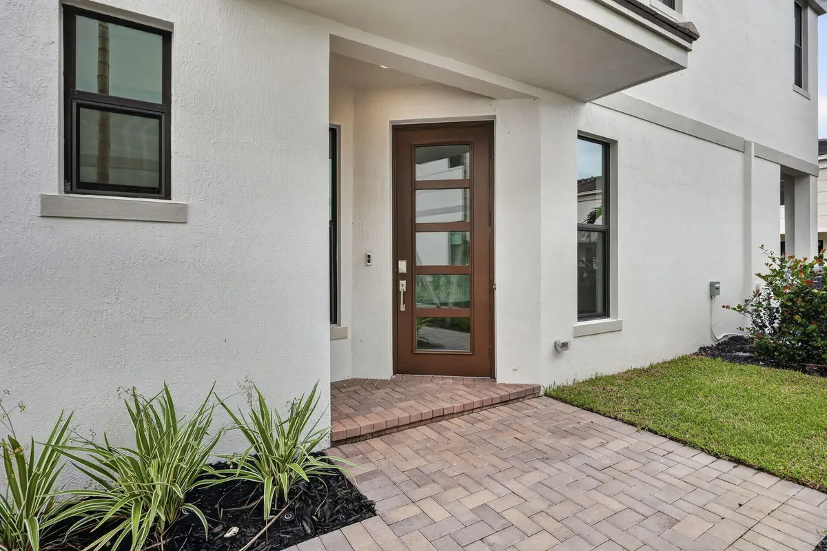 5-web-or-mls-BS1A2222 at 1204 National Street, Wellington