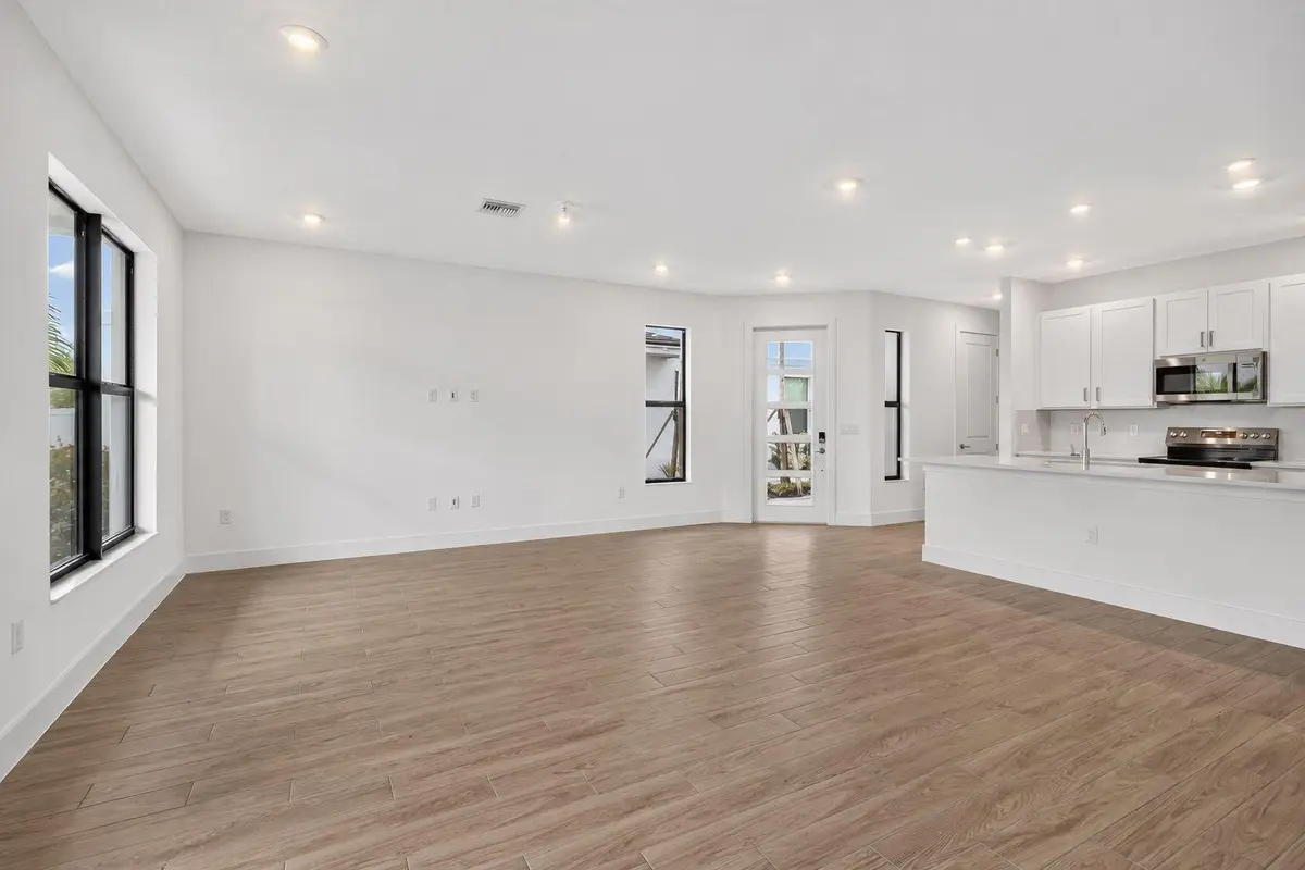11-web-or-mls-BS1A2291_fixed at 1204 National Street, Wellington