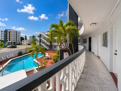 11 SW 52ND Avenue 7B, Miami – Condominium for rent