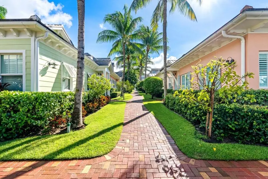 dash_WALKWAY_COMMON_AREA at 2225 S Ocean Boulevard 2, Delray Beach