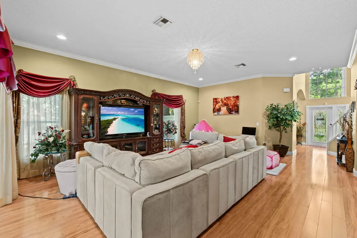8-web-or-mls-A7405835 at 5304 NW 66th Avenue, Lauderhill