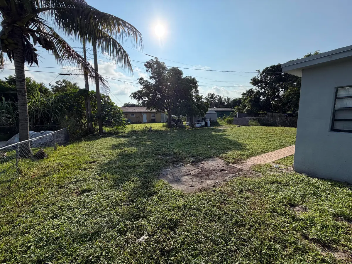 IMG_3932 at 1526 NE 1ST Court, Boynton Beach