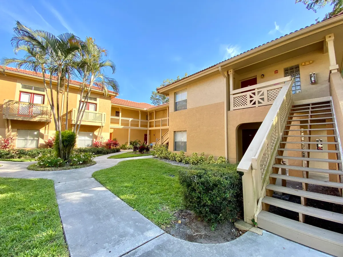 4839 Via Palm Lk #1108 at 4839 Via Palm Lakes 1108, West Palm Beach