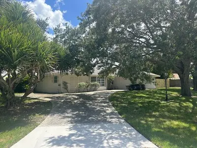 10881 Magnolia Street, Palm Beach Gardens – Single Family Residence for rent