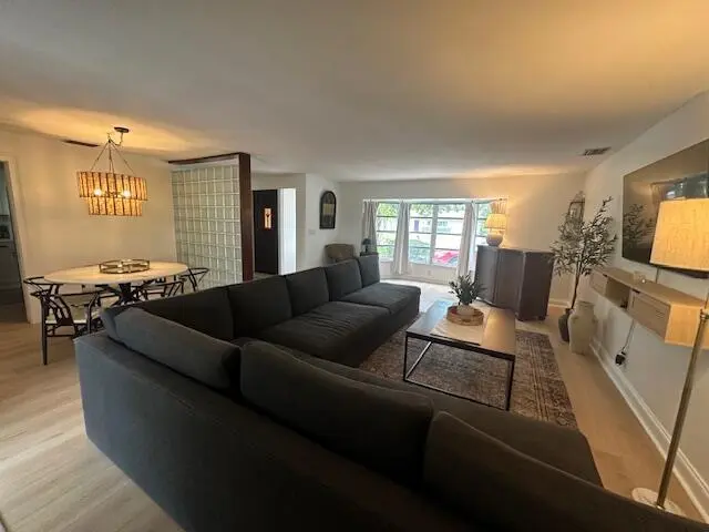 Living Room at 10881 Magnolia Street, Palm Beach Gardens
