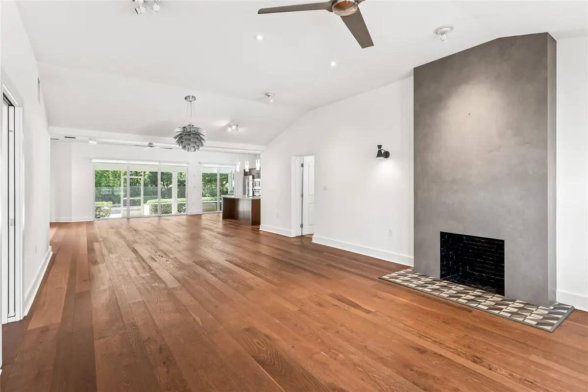 Photo 6 at 521 NE 8th Avenue, Fort Lauderdale