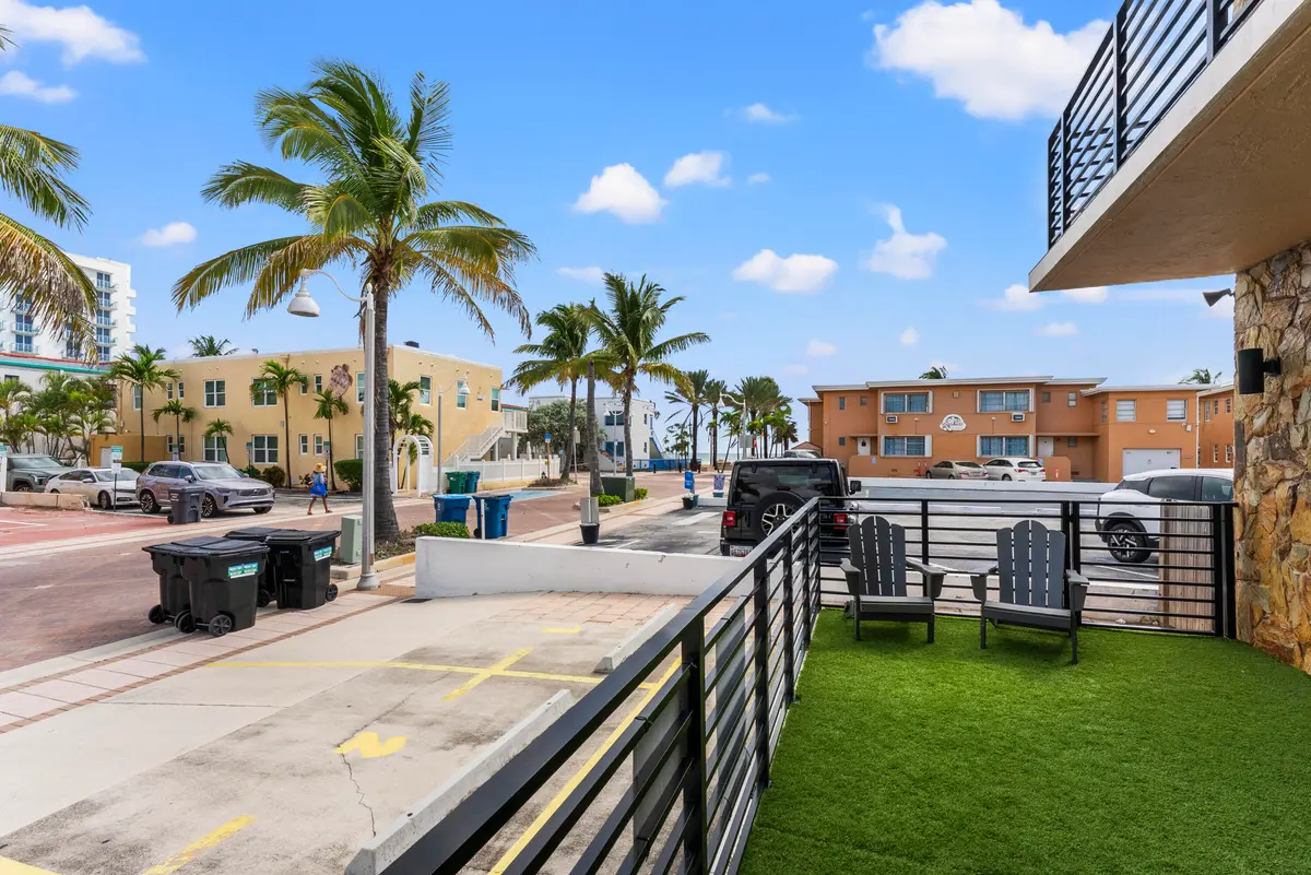 Front Patio at 324 Roosevelt Street, Hollywood