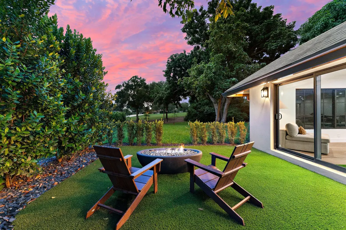 Fire Pit at 4456 Hickory Drive, Palm Beach Gardens